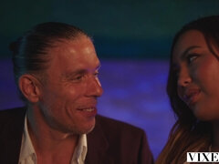 Cunnilingus, Mamada, Morena, Garganta profunda, Estilo perrito, Coño, Montar, Tetas