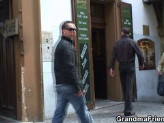 Gros seins, Tchèque, Mamie, Gym, Hermaphrodite, Énorme, Seins naturels, Plan cul à trois