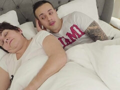 Enthousiasteling, Grote mammen, Pijpbeurt, Rondborstig, Omie, Harig, Rijpe lesbienne, Moeder die ik wil neuken