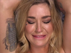 Sadomasoquismo, Amarrada, Penetracion con dedos, Coño, Vibrador, Extraño