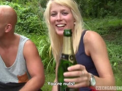 Kont, Blond, Pijpbeurt, Dronken, Vingeren, Handbeurt, Buiten, Roodharige vrouw