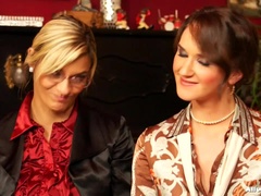 Vrouwen gevecht, Panty, Satijn, Softcore pornografie, Nat