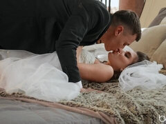 Любители, Спальня, Большой член, Минет, Невеста, Брюнетки, Собачьи, Тощие