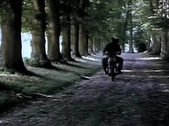 Les Cuisses En Chaleur (1976)