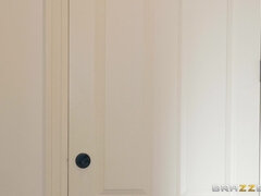 Blindfolded and tied Kayla Kayden gives blowjob