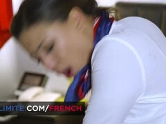 Beauté, Sucer une bite, Brunette brune, Français, Talons, Hôtesse de l'air, Jarretelles, Uniforme