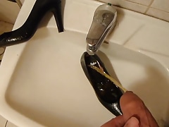 Piss in wifes black croco high heel