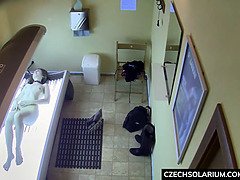 Enthousiasteling, Bruinharig, Tsjechisch, Masturbatie, Geschoren, Zonnebank, Tiener, Bekijker