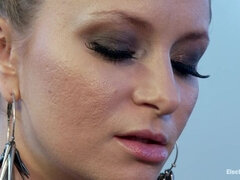 In den arsch, Dildo, Elektrisch, Gesichtssitzen, Weibliche domination, Erniedrigung, Bestrafung, Sklave