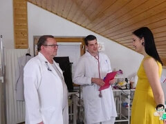 Morena, Médico, Examen, Ginecologo, Orgasmo, Coño, Adolescente, Vibrador