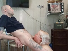 Sucer une bite, Éjaculer dans la bouche, Tir de sperme, Instruction, Branler, Maman, Nue, Russe