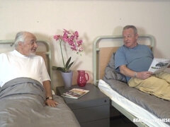 Blasen, Nahaufnahme, Grossvater, Lecken, Nackt, Krankenschwester, Muschi, Flotter dreier