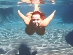 Gorda, Culo grande, Tetas grandes, Piscina, Pelirrojo, Afeitado, Bajo el agua