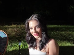 Beauté, Brunette brune, Tromperie, Européenne, De plein air, Séduite, Adolescente, Nénés