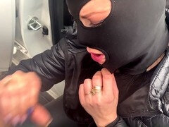 I love giving blowjobs in public