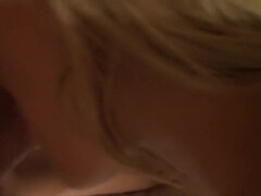 Leie, Schönheit, Blondine, Blasen, Vollbusig, Schwanz, Aufs gesicht abspritzen, Titten