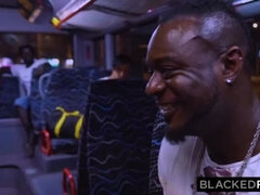 Grosser schwanz, Blondine, Hundestellung, Doppelpenetration, Aufs gesicht abspritzen, Interrassisch, Lecken, Muschi