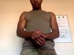 Grosse bite, Rondelette, Tir de sperme, Pieds, Homosexuelle, Branlette thaïlandaise, Masturbation, Uniforme