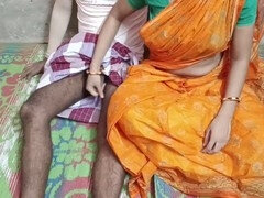 Tante, Bikini, Bisexuelle, Sucer une bite, Couple, Fait maison, Indienne, Mature