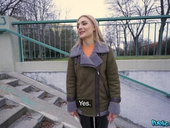 Blondine, Kehlenfick, Europäisch, Aufs gesicht abspritzen, Pov, Öffentlich, Russisch, Titten