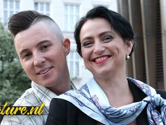 18 jahre, Blasen, Hundestellung, Reif, Milf, Natürlichen titten, Nippel, Strümpfe