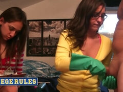 Verga grande, Tetas grandes, Mamada, Compilación, Residencia universitaria, Grupo, Orgía, Juguetes