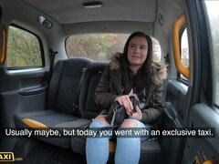 Braunhaarige, Spermaladung, Kehlenfick, Hardcore, Lecken, Natürlichen titten, Orgasmus, Öffentlich