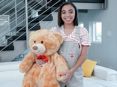 Baby sitter, Chambre à dormir, Grosse bite, Sucer une bite, En levrette, Noir ébène, Interracial, Léchez