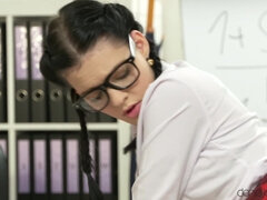 Mamada, Corridas faciales, Oficina, Colegiala, Nalgadas