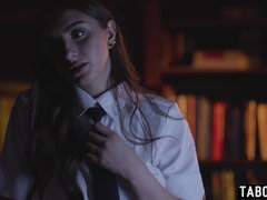 18 jahre, Grosse titten, Braunhaarige, Vollbusig, Kehlenfick, Fingern, Natürlichen titten, Muschi