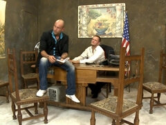 Gros cul, Sucer une bite, Brunette brune, Prisonnier, Seins naturels, Actrice du porno, Plan cul à trois, Nénés