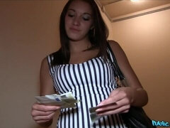 Grosser arsch, Grosser schwanz, Blasen, Braunhaarige, Hundestellung, Geld, Jungendliche (18+), Titten