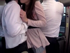 18 jahre, Asiatisch, Bus, Handjob, Hd, Japanische massage, Pov, Öffentlich