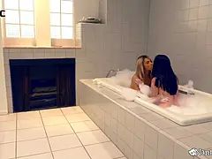 Baby sitter, Grosse bite, Hd, Masturbation, Criant, Maigrichonne, Serré, Voyeur