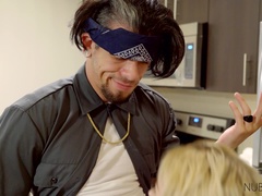How I Survived A Crime Lord - S1:E6