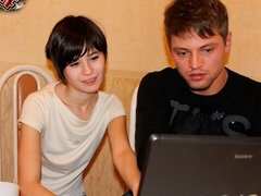 Double pénétration, Branlette thaïlandaise, Hard, Masturbation, Russe, Maigrichonne, Adolescente, Plan cul à trois