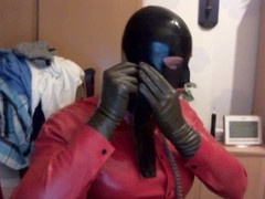 Gummy crossdresser drinks pee