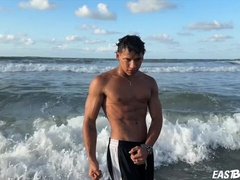 Damond Brown is the ultimate shredded stud with a hot bod