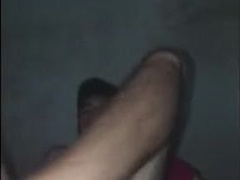 HOMBRE DE CAMiSA ROJA SE DESLECHA BiEN CABRÓN !!!!!