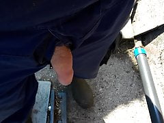 Abpissen auf der Arbeit
