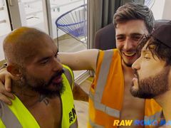 PACKING LANKY BRIT VS 2X HAIRY HUNKS