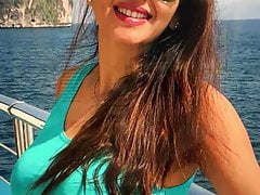 Busty milf Deepti Bhatnagar morning tribute 1