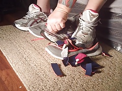 knife tease and cut sneakers