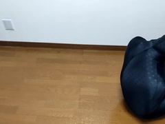 Abandoned By Zentai Stepmommy Who Cant Take It Off On Its Own