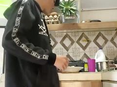 Andreszp Finds Another Use for Strawberries and Thick Cream