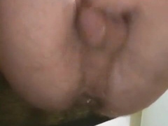 a sweet man luvs a fat bottle in his rump and opens up it to the point of rosebud
