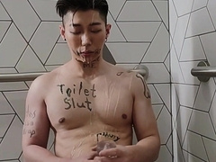 Insane Chinese jock makes a mud in public rest room
