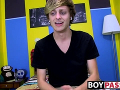 Twink Jason enjoying wanking his prick & playing with dildo