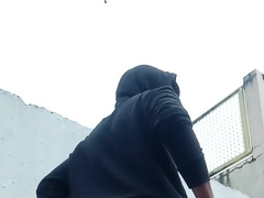 Sarap Magjakol Kapag Umuulan - Pinoy Outdoor Journey sa Sementeryo - Chinese Guy Getting off