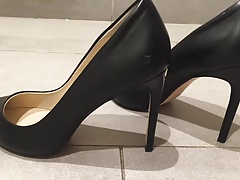 She puts on her just cum heels (A tight timing)